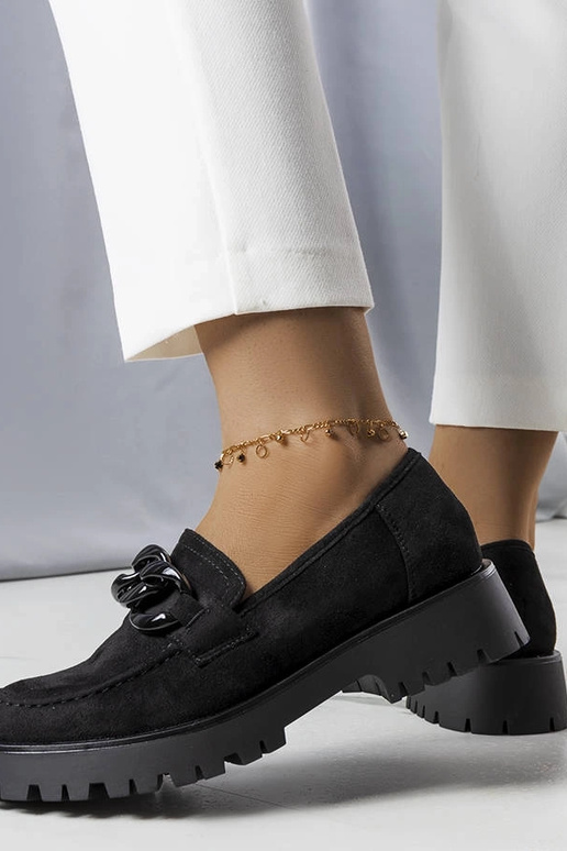 Lordes negros decorados com corrente...