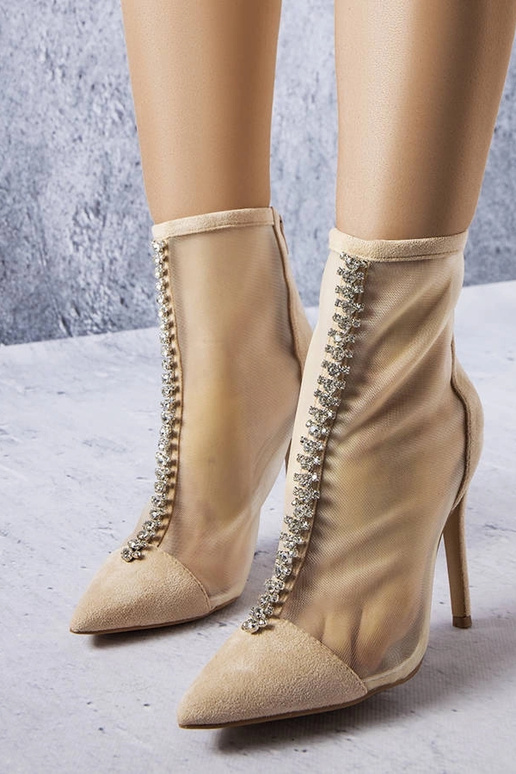 Botas na cor areia com pedras de...