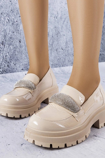 Sapatos oxford bege envernizados com pedras de zircônia, "Mouss"