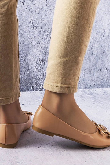 Sapatos elegantes bege com enfeite, "Vallée" 2