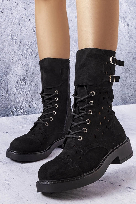 Botins pretos vazados Legault