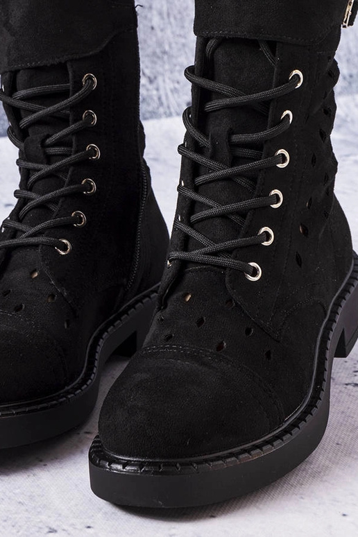 Botins pretos vazados Legault