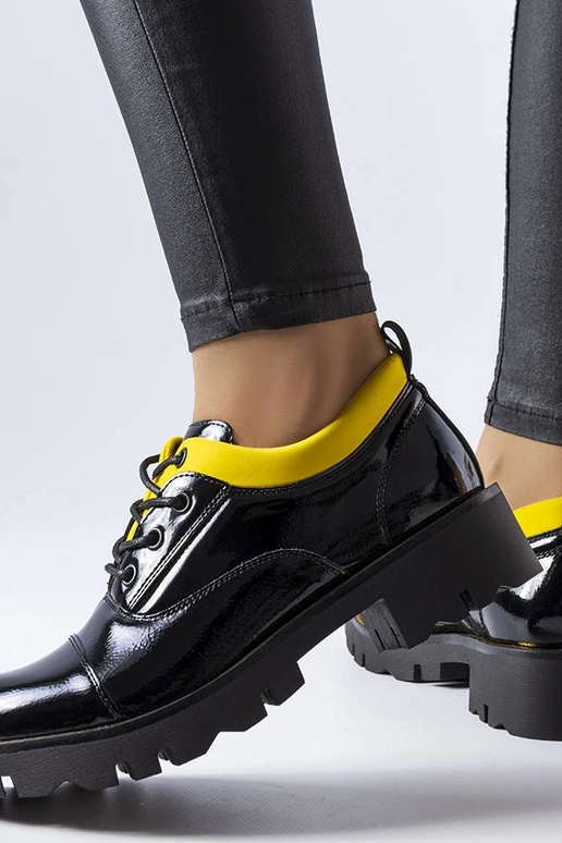 Sapatos oxford preto-amarelos...