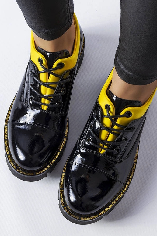 Sapatos oxford preto-amarelos...