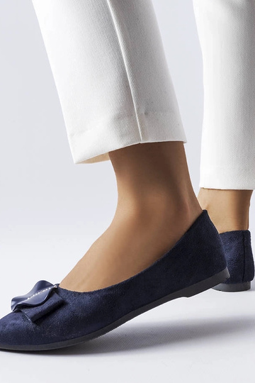 Sapatilhas azul marinho... 2