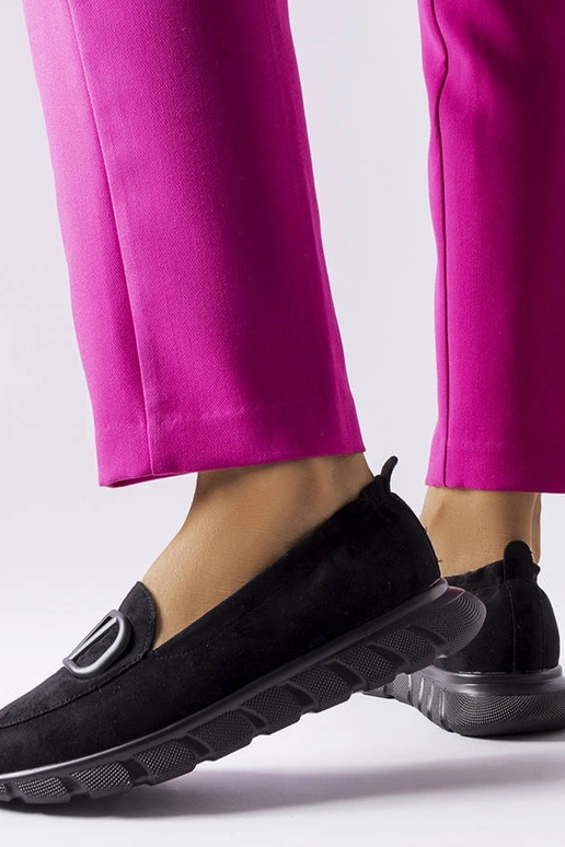 Tênis esportivos pretos slip-on,... Tênis esportivos pretos slip-on,...