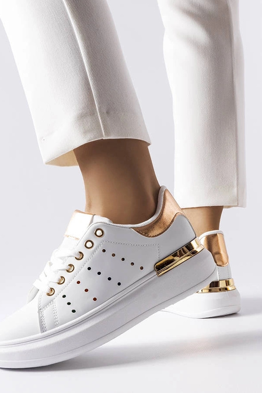 Tênis branco com perfuração colorida...