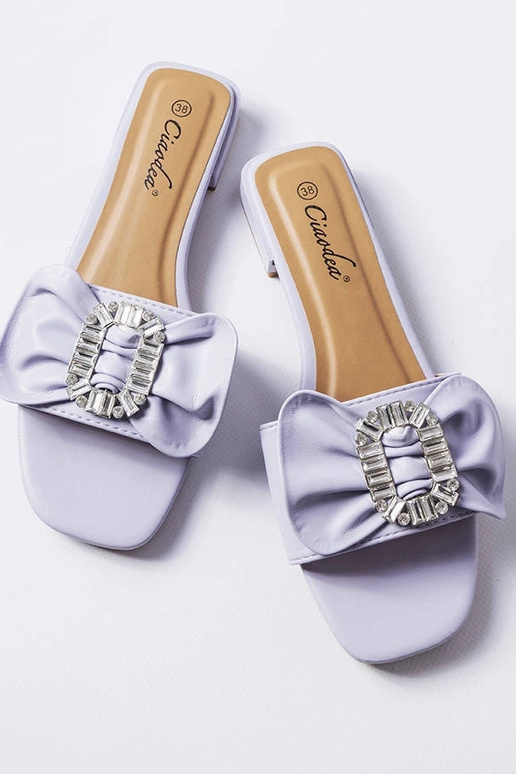 Sandálias elegantes roxas com... Sandálias elegantes roxas com...