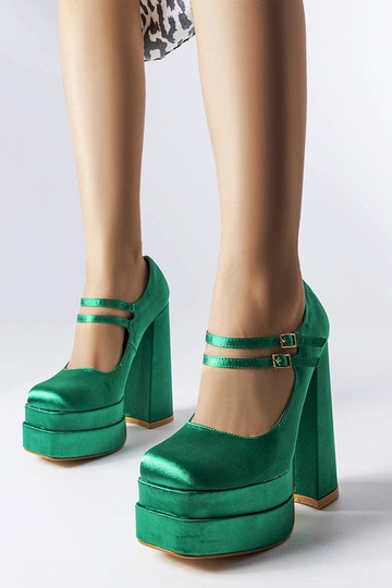 Sapatos de salto alto verde... 2