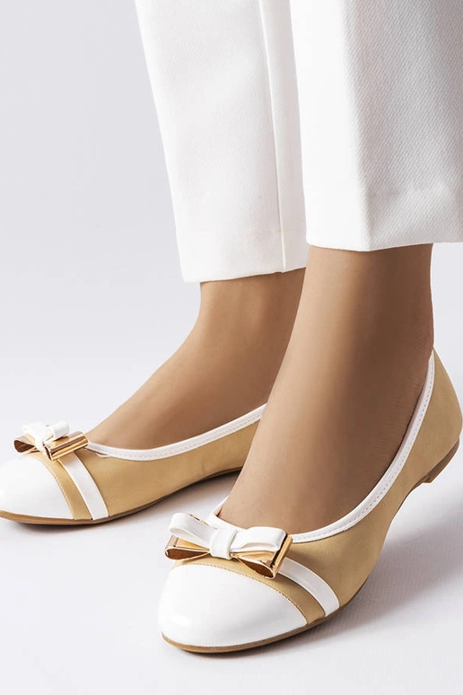 Sapatos brancos-bege com laço, "Dufour"