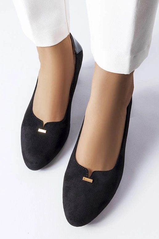 Sapatos elegantes pretos de salto... Sapatos elegantes pretos de salto...