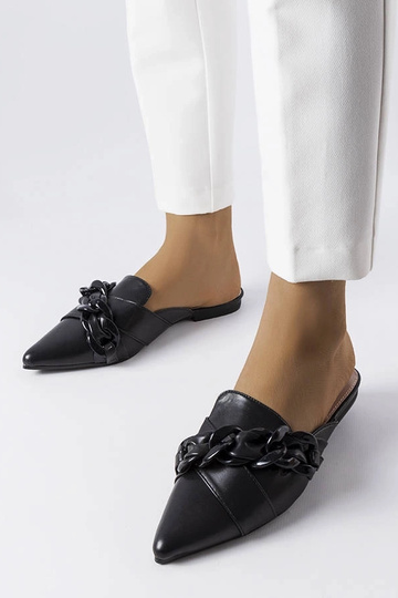 Chinelos de dedo elegantes pretos Patenaude com corrente