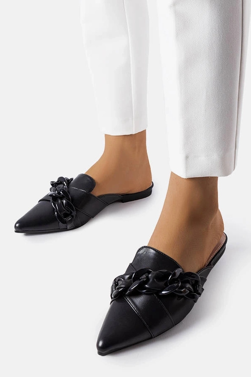 Chinelos de dedo elegantes pretos...