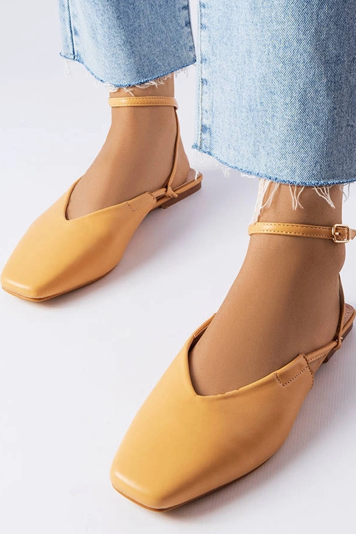 Sandálias fechadas bege Jehovah