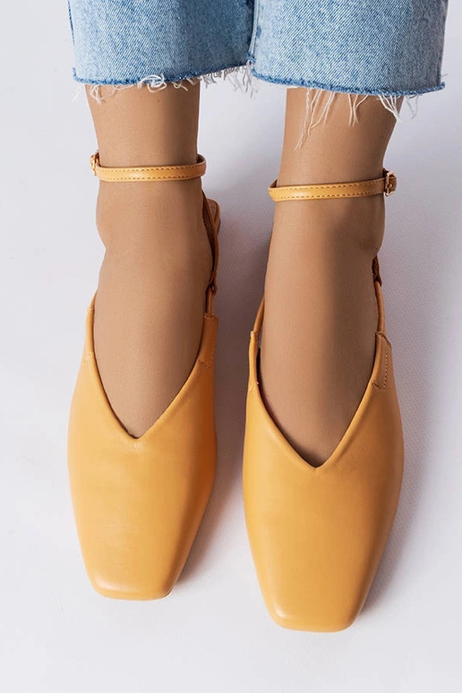 Sandálias fechadas bege Jehovah