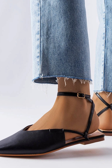 Sandália preta fechada Jeová 2