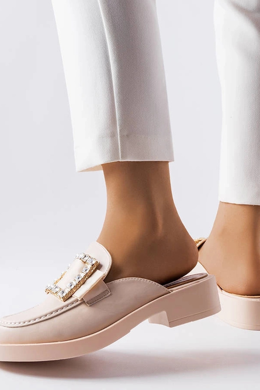 Chinelo bege com bico fechado Columbus