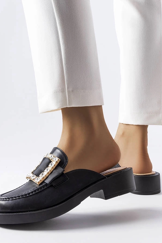 Chinelos fechados pretos Columbus