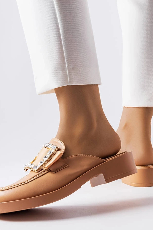 Chinelo marrom com bico fechado Columbus