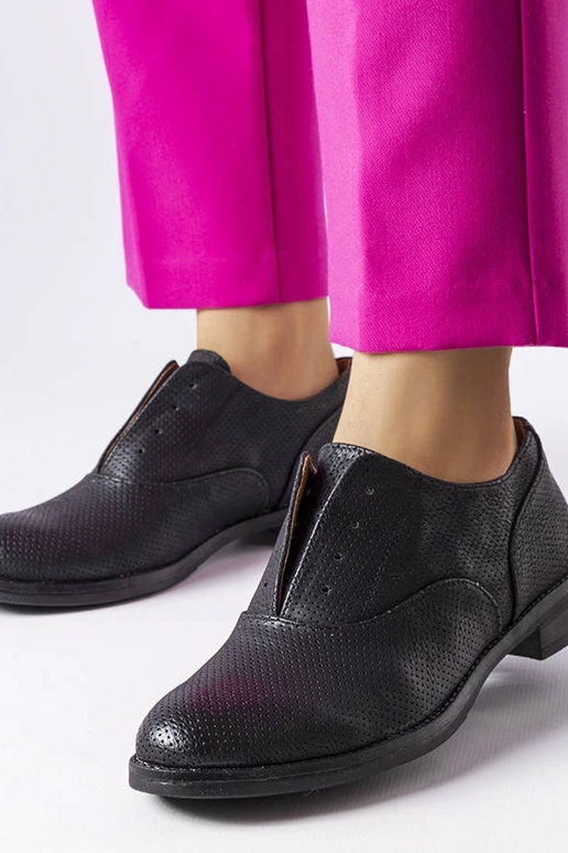 Sapatos Kairaouani pretos perfurados