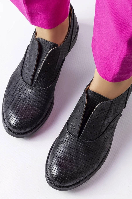 Sapatos Kairaouani pretos perfurados