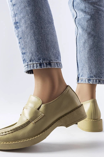 Mocassim elegante de couro verde com sola grossa Élodie 2