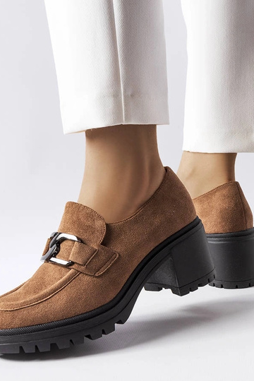 Sapatos de salto alto... 2