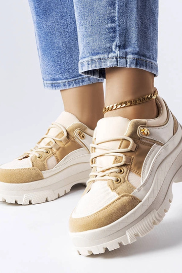 Tênis esportivos marrons...