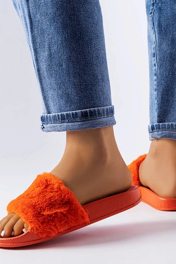 Chinelos de pele laranja... 2