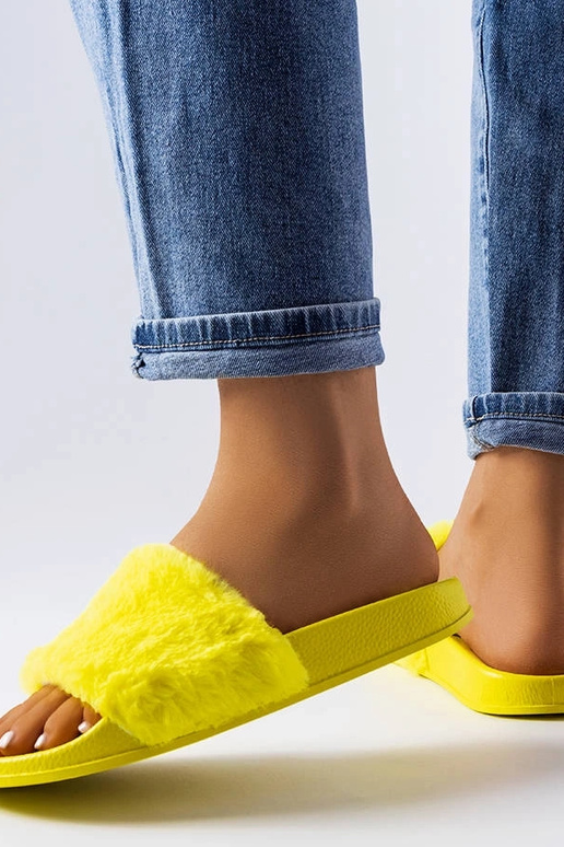 Chinelos de pele amarelos Raffaele