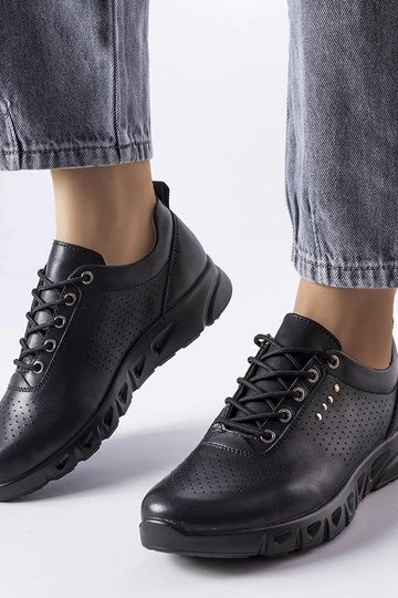 Sapatos de couro preto vazado Brodeur