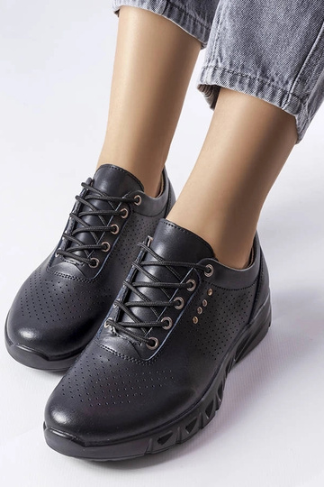Sapatos de couro preto vazado Brodeur 2
