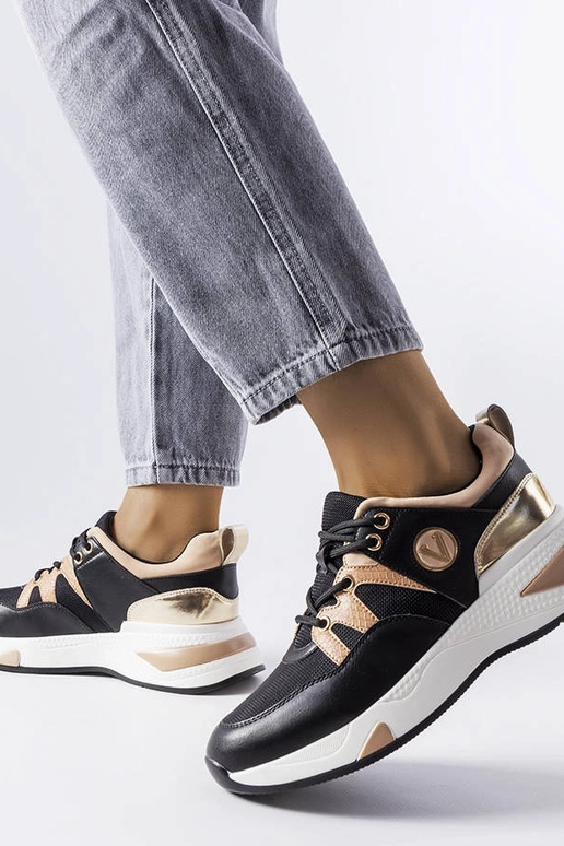 Tênis Vinceza preto e dourado