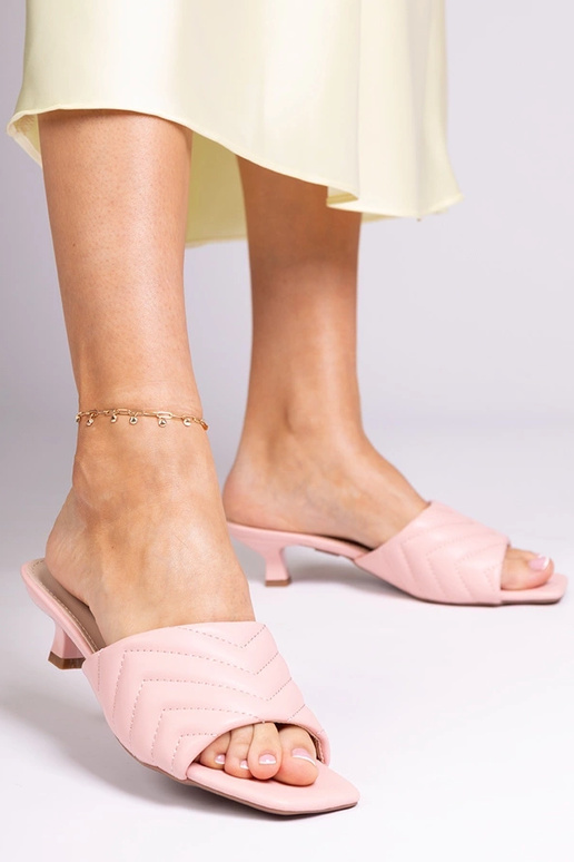 Chinelos rosas com salto baixo, "Launay"