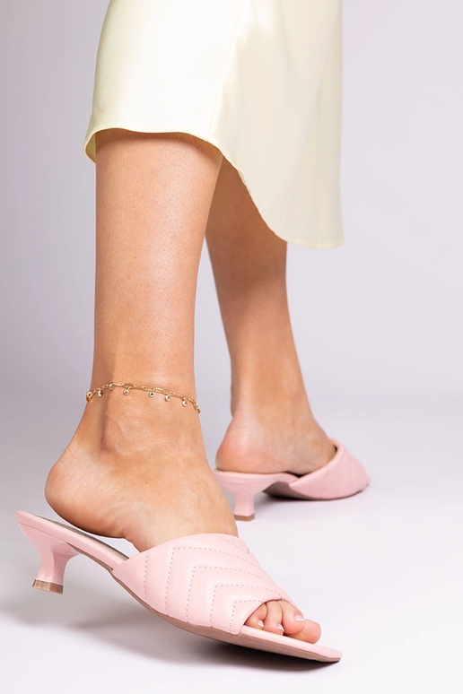 Chinelos rosas com salto baixo, "Launay"