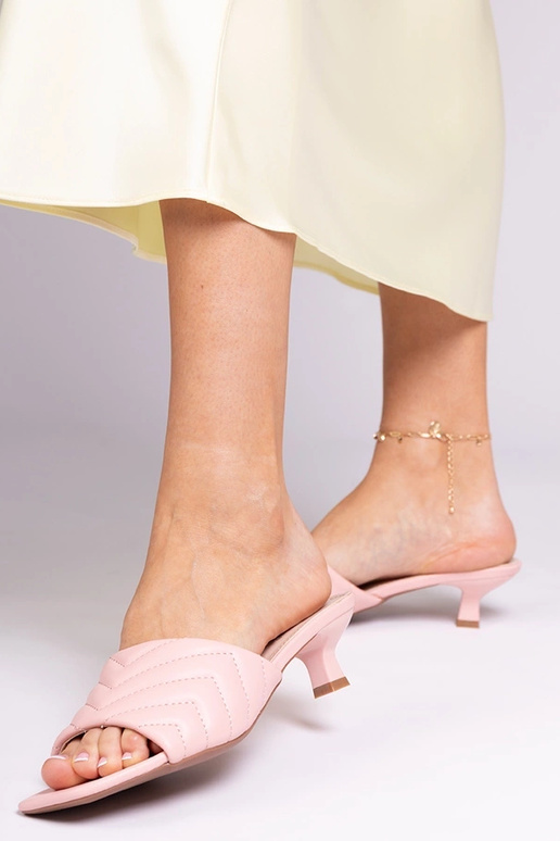 Chinelos rosas com salto baixo, "Launay"