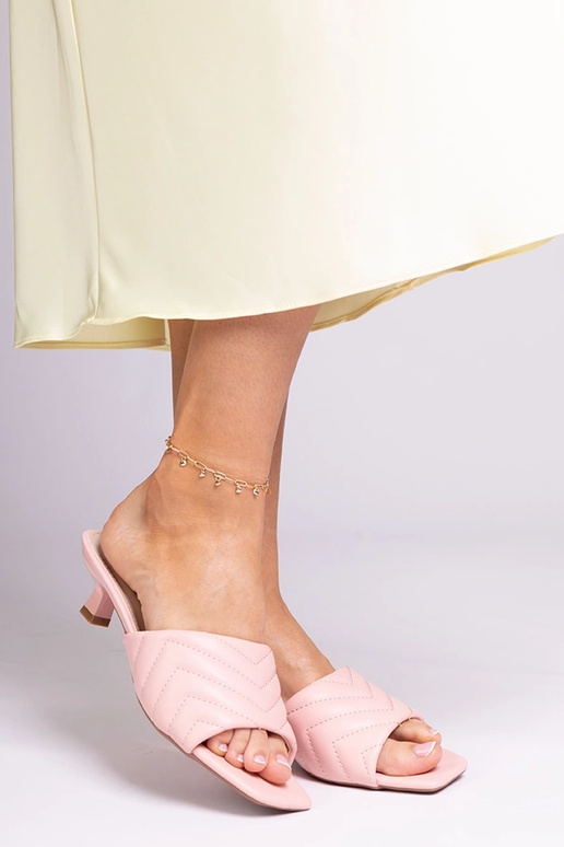 Chinelos rosas com salto baixo, "Launay"