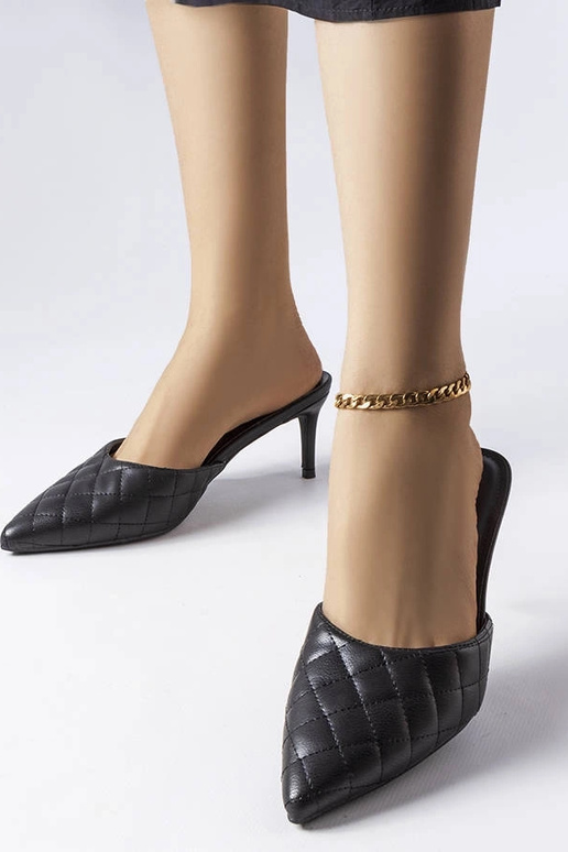 Slip-Ons acolchoados pretos com salto...