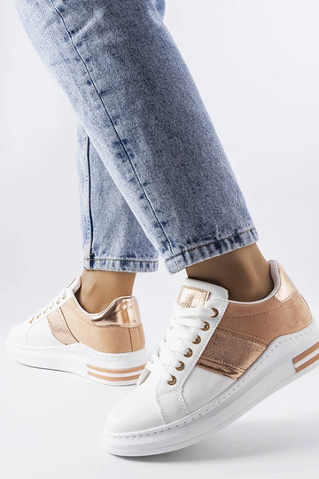 Tênis branco com palmilhas... 2