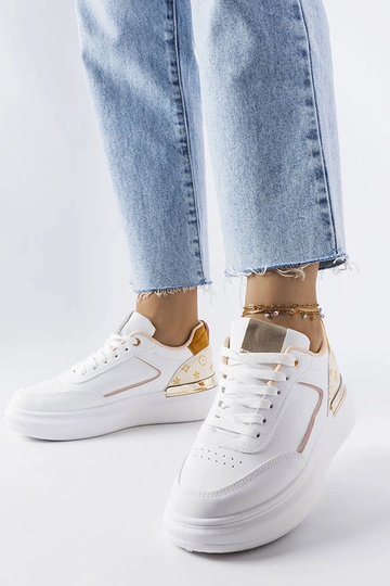 Tênis branco com apliques bege Margarita 2