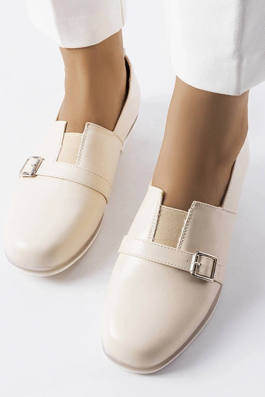 Sapatos bege com palmilha de couro,... Sapatos bege com palmilha de couro,...