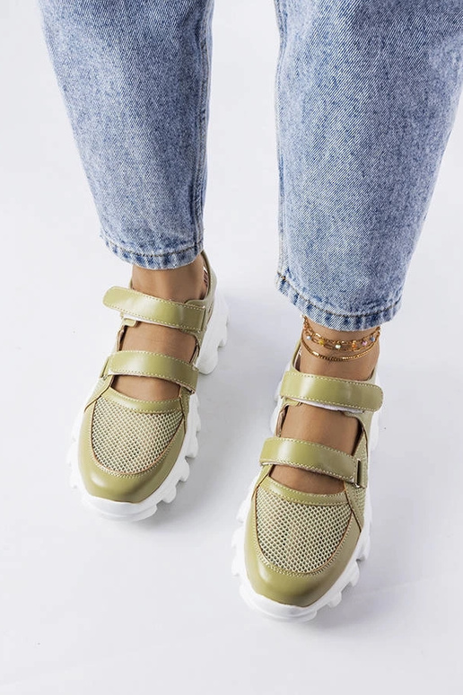 Tênis verdes com sola Djurs enorme