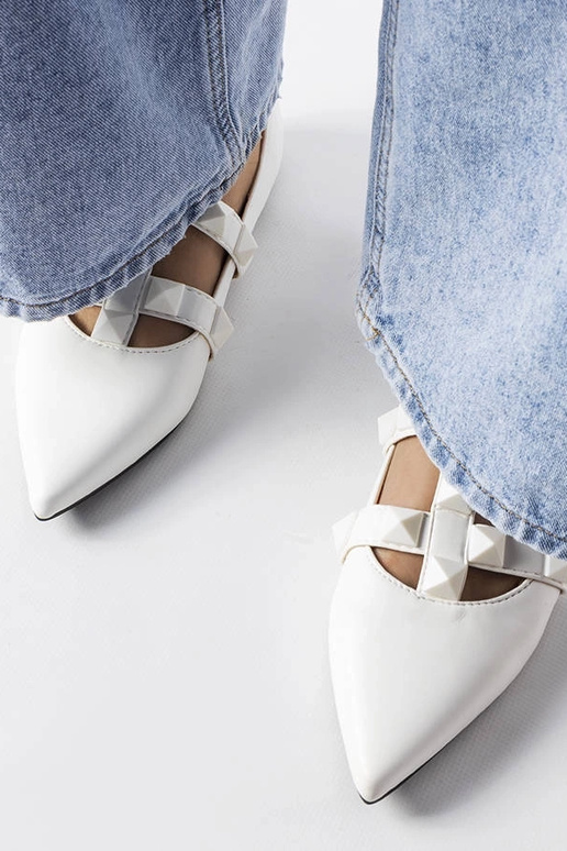 Bailarinas brancas com um fecho Blur...