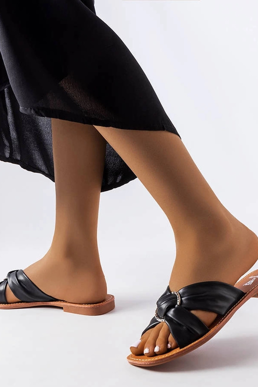 Chinelos Belisarda pretos elegantes