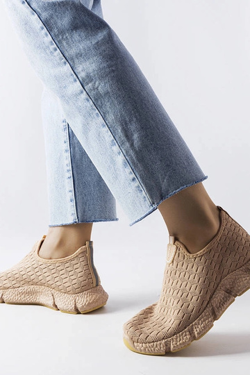 Tênis esportivo bege Obenor slip-on