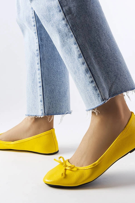 Bailarinas amarelas com laço,...