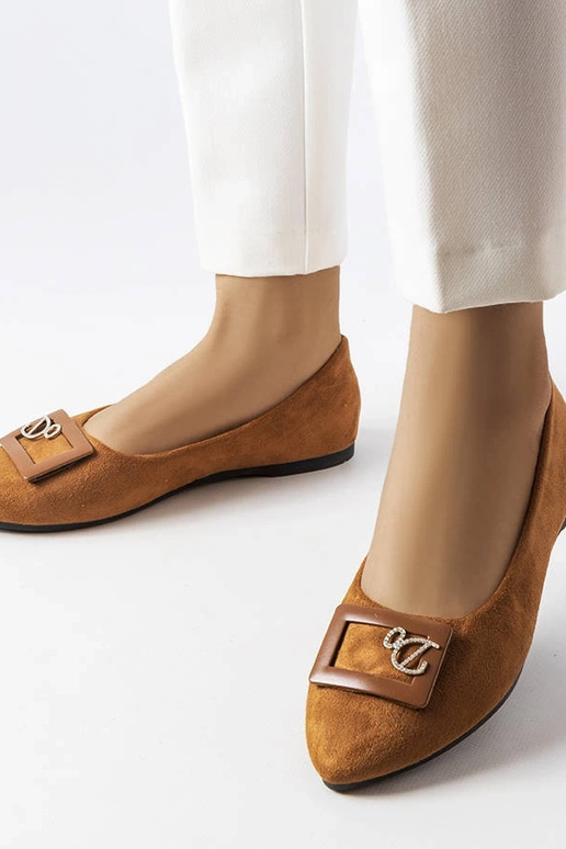 Sapatilhas marrons decoradas com...