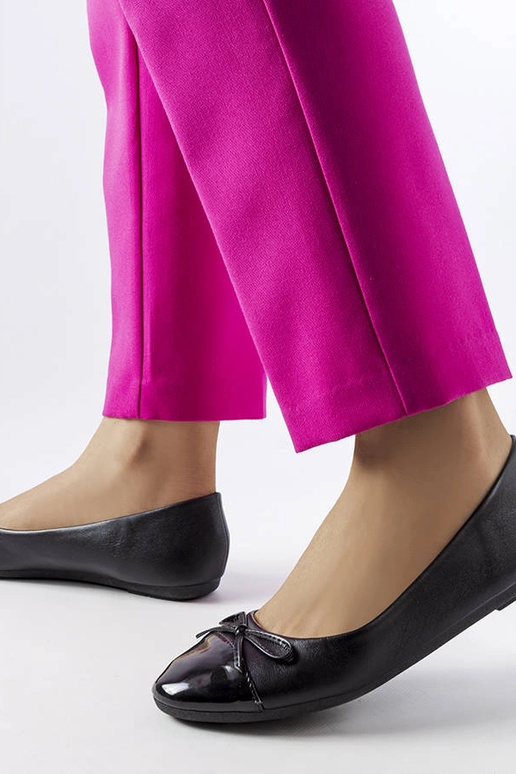 Bailarinas pretas de couro...