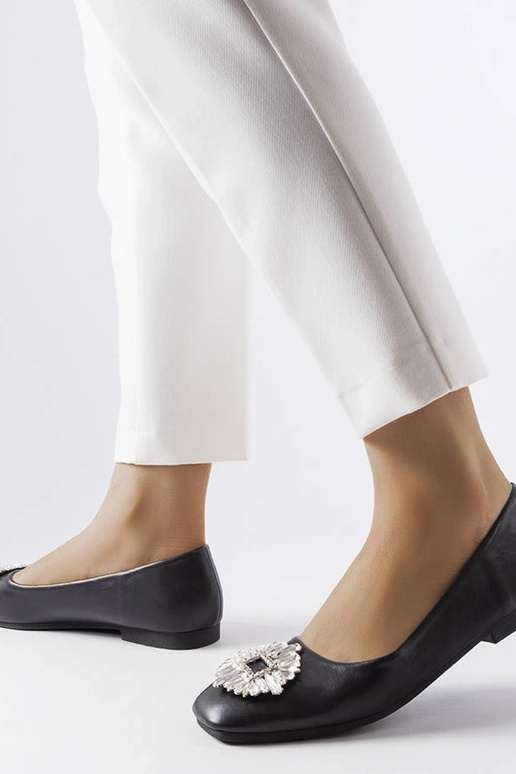 Sapatilhas pretas com broche Miren