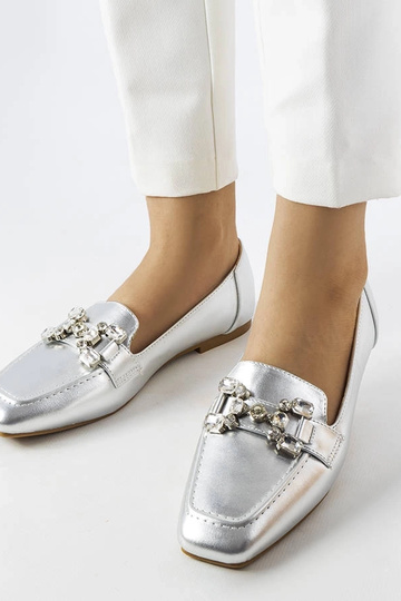 Mocassins prateados com zircões Marechal